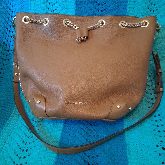 Michael Kors Large Alanis Soft Pebbled Leather Shoulder Bag - Picture 3 of 16